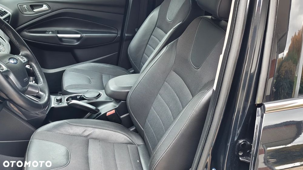 Ford Kuga 2.0 TDCi 4x4 Titanium - 38