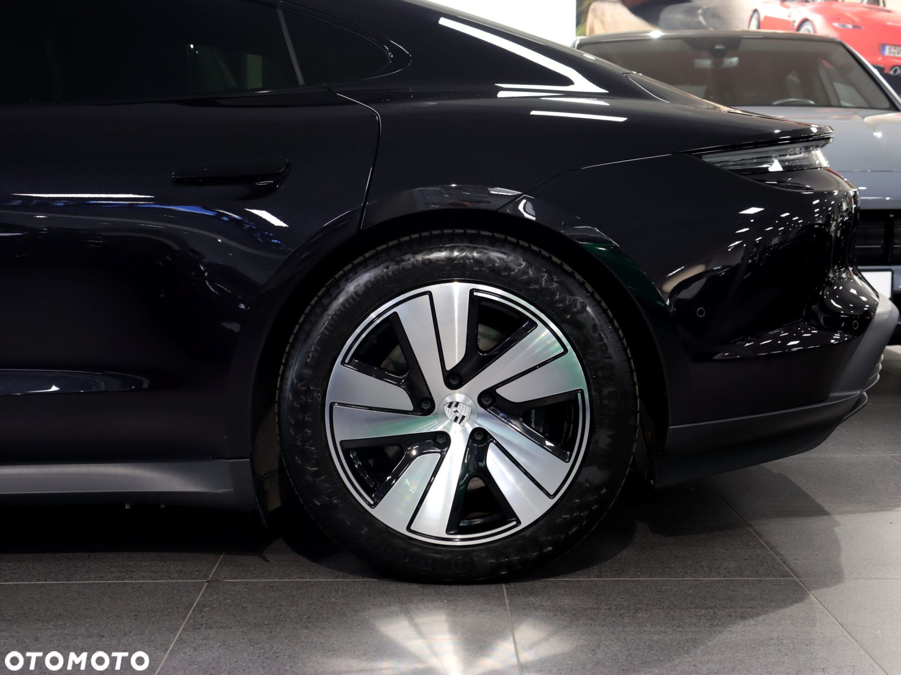 Porsche Taycan - 12