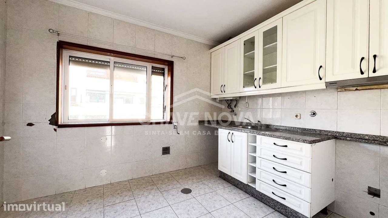 Apartamento T2 c/Lugar de Garagem e Varanda na Madalena - Grande imagem: 5/17