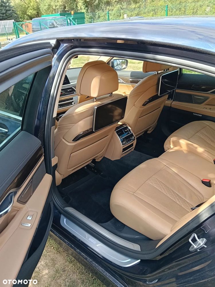 BMW Seria 7 ver-750li-xdrive - 4