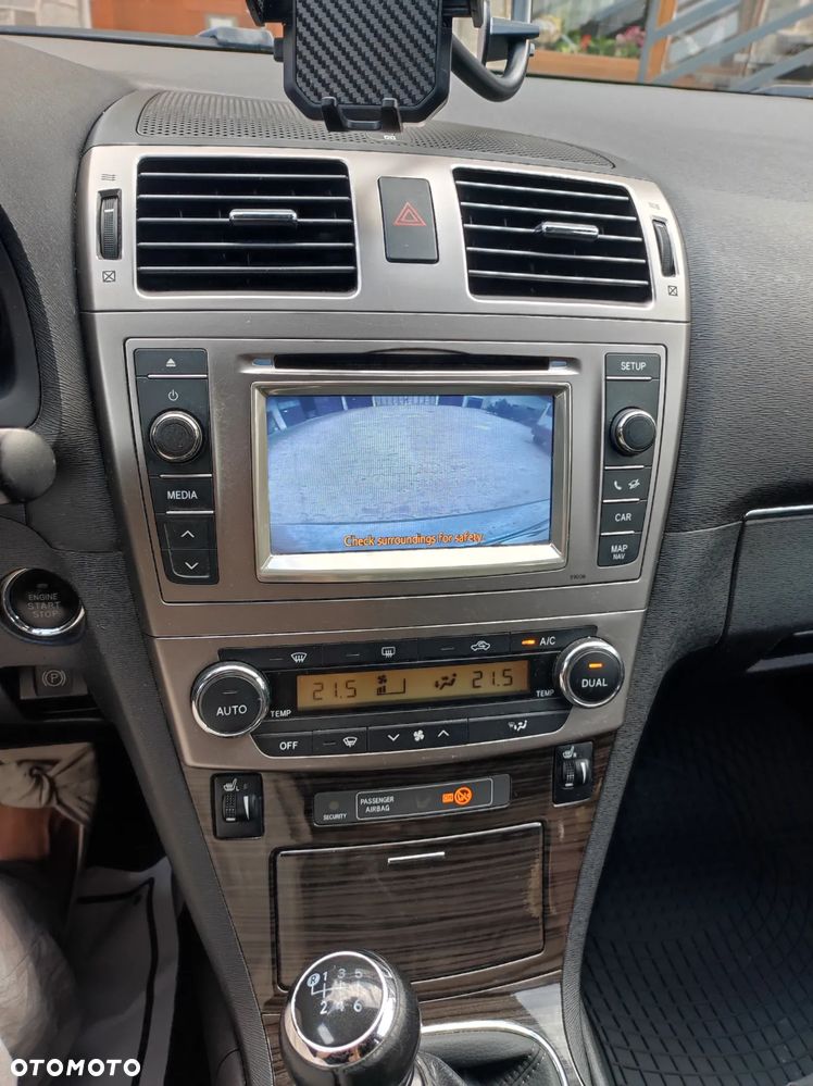 Toyota Avensis 2.2 D-4D Premium - 8
