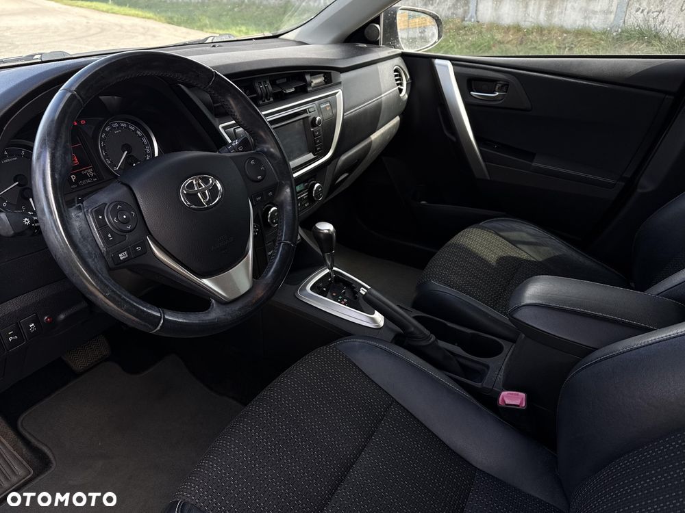 Toyota Auris 1.6 Premium Comfort MS - 10