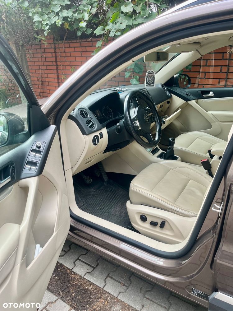Volkswagen Tiguan 2.0 TDI DPF BlueMotion Technology Sport & Style - 11