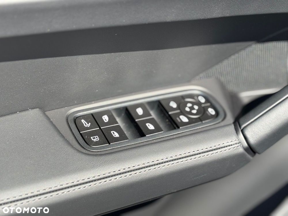 Porsche Cayenne - 30
