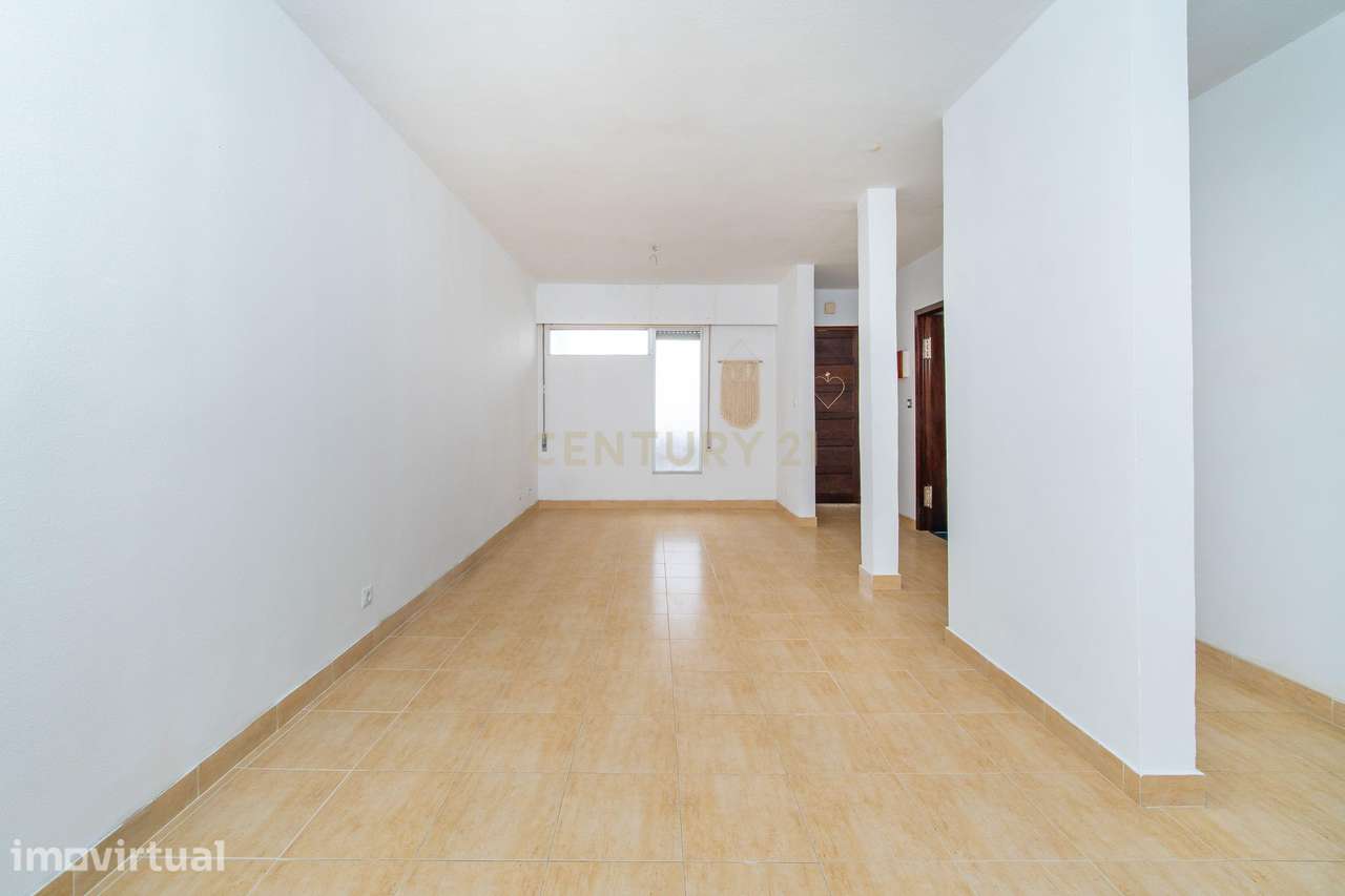 Apartamento T2 no 7.º andar com vista desafogada, marquise e despensa - Grande imagem: 4/28