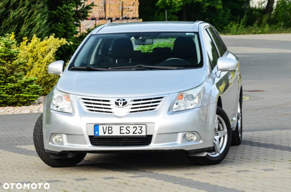 Toyota Avensis Combi 1.8 Executive - 7