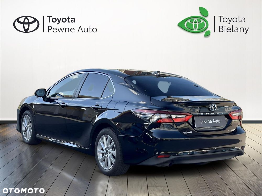 Toyota Camry - 3