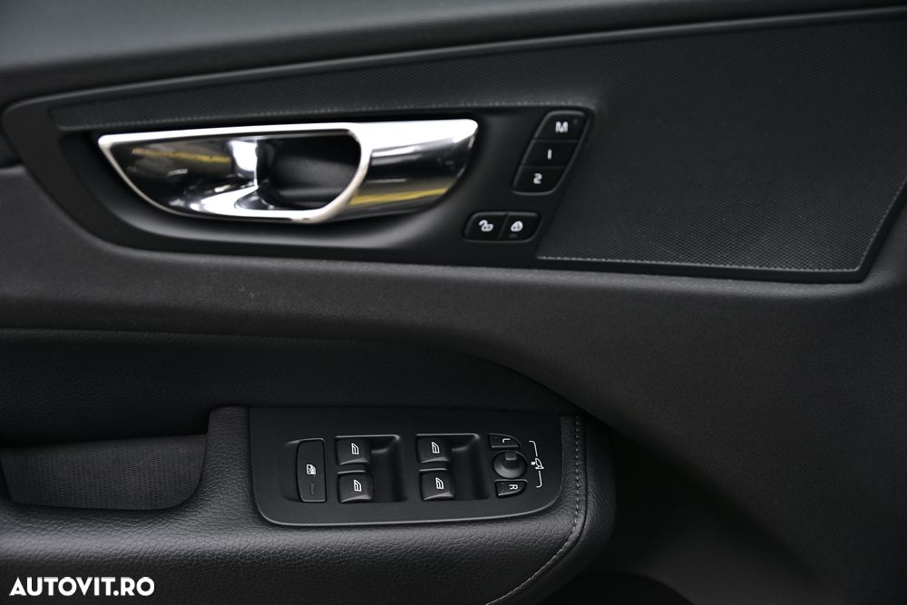 Volvo XC 60 D5 AWD Geartronic Inscription - 35