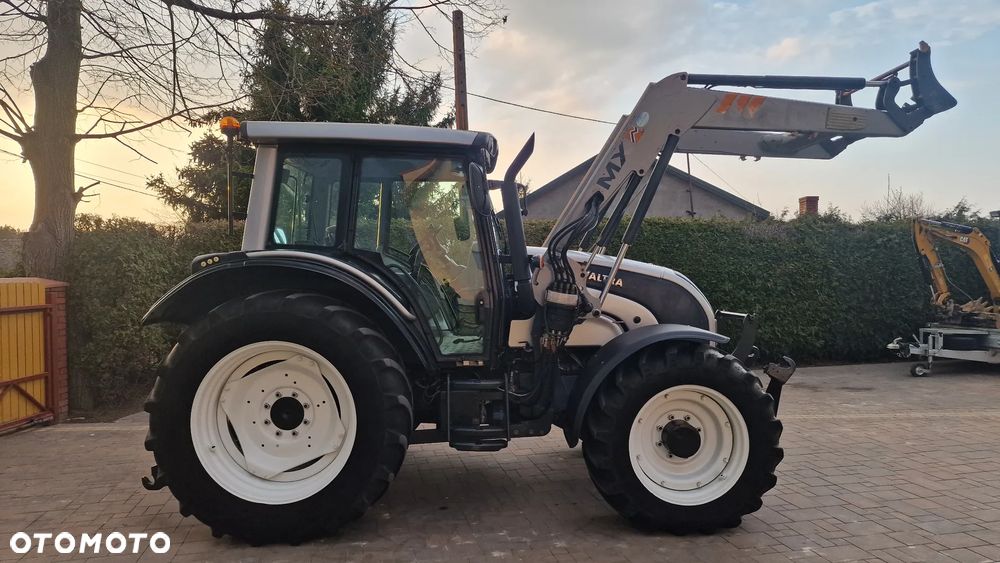 Valtra N121 HiTech, 130 koni, SISU 4cyl TURBO INTECOOLER, 141, 111, 101 - 19
