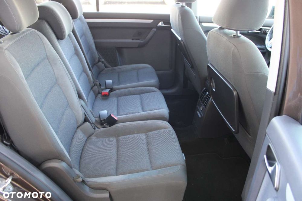 Volkswagen Touran - 28