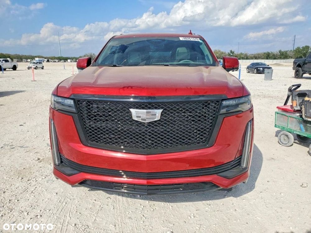 Cadillac Escalade - 3