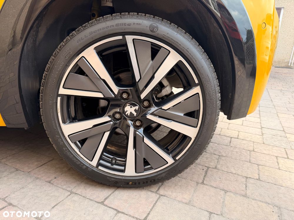 Peugeot 208 PureTech 130 EAT8 GT - 12