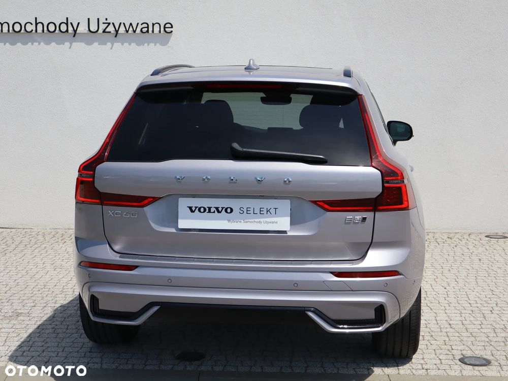 Volvo XC 60 B5 B AWD Ultra Dark - 4