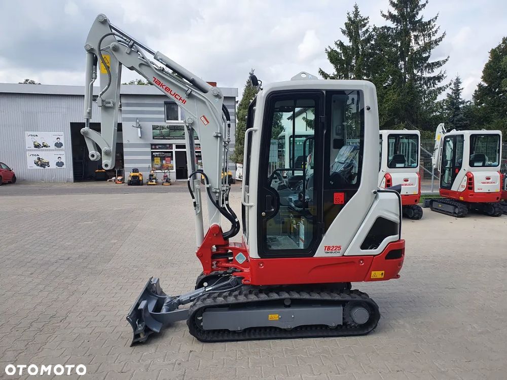 Takeuchi TB225 - V0 - 6