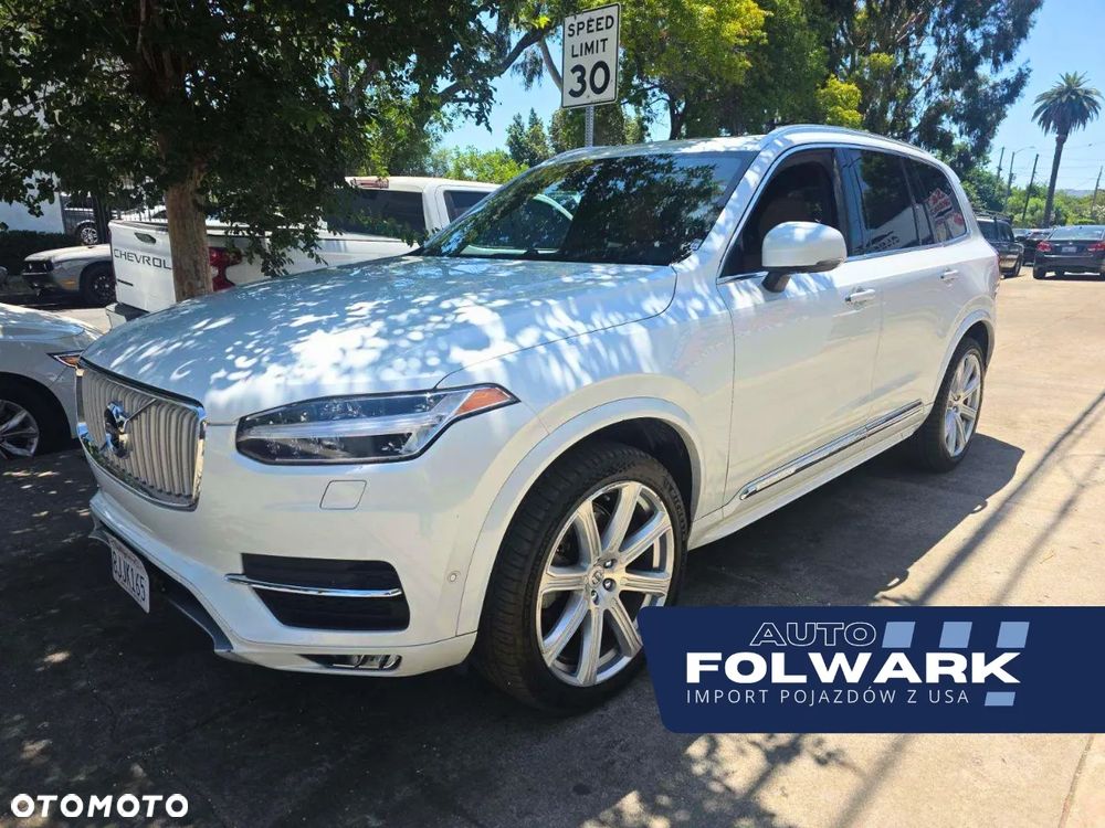 Volvo XC 90 - 1