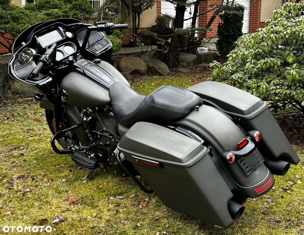 Harley-Davidson Touring Road Glide - 14