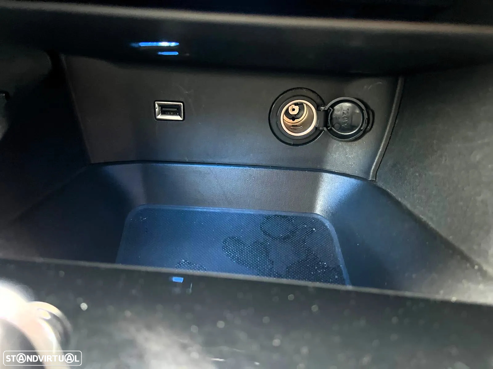 Peugeot 3008 1.2 PureTech Allure EAT8 - 19