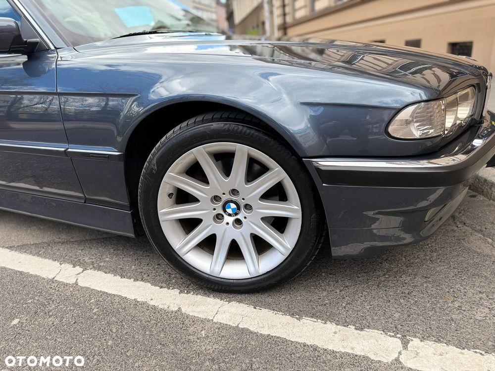 BMW Seria 7 740i - 21