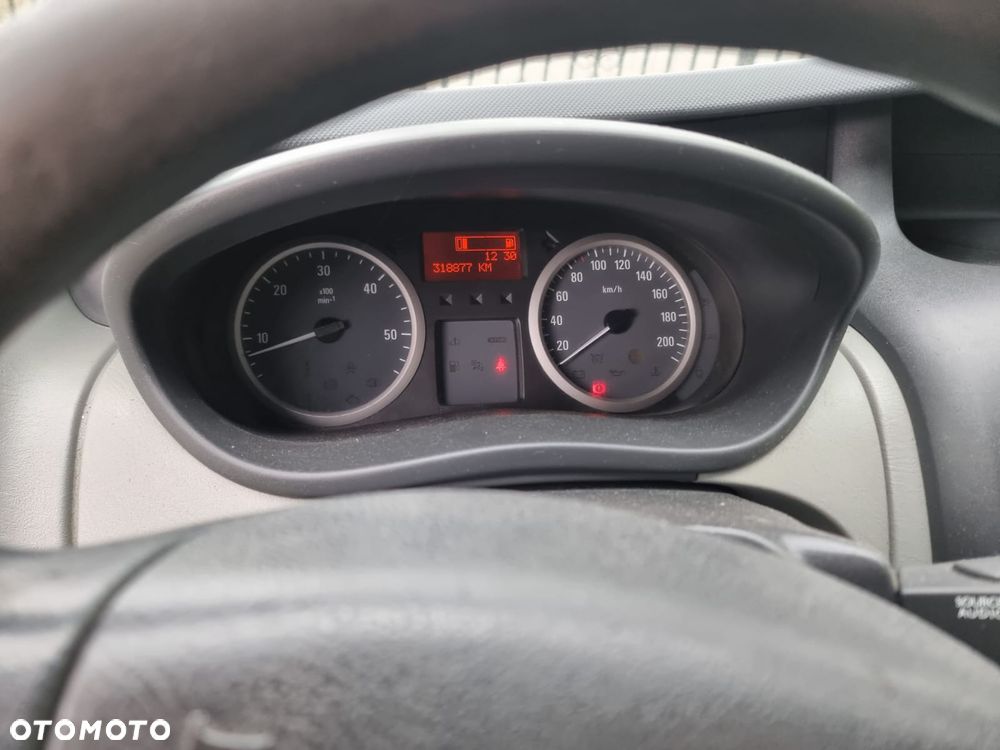 Opel Vivaro - 11