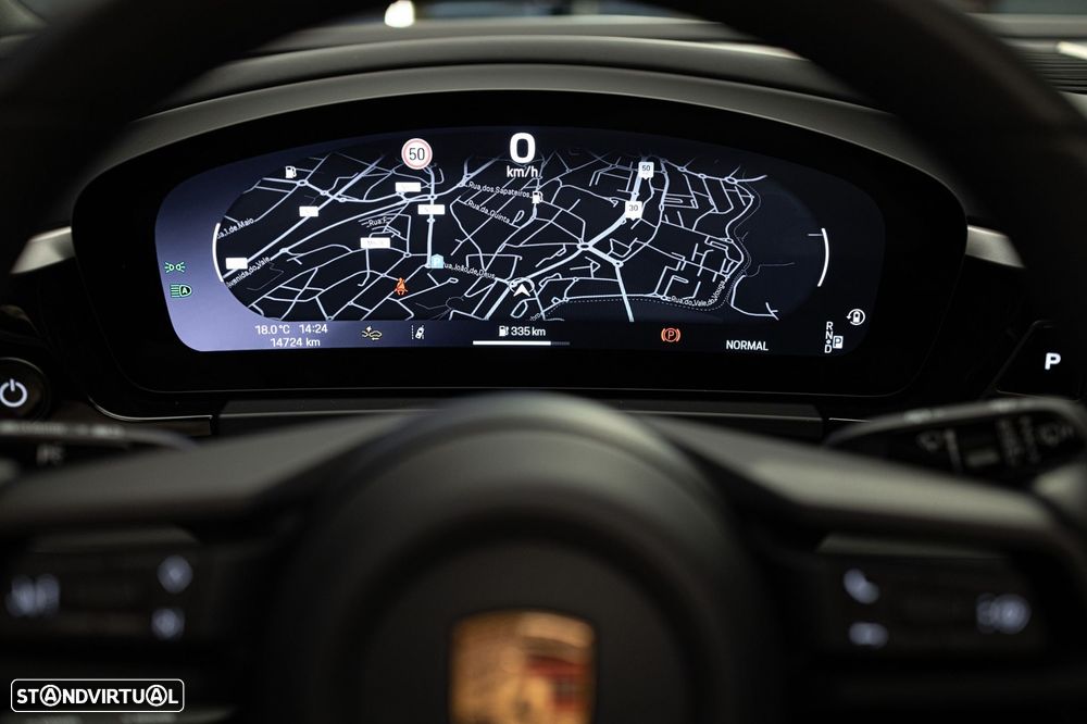 Porsche Macan Electric 4 - 15