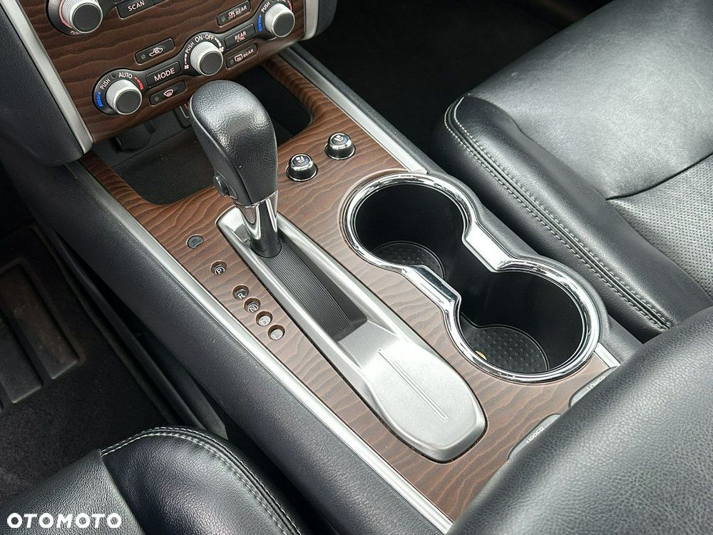 Nissan Pathfinder - 33