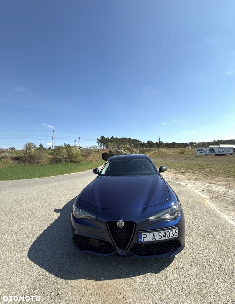 Alfa Romeo Giulia 2.0 Turbo 16V AT8 Veloce Ti - 3