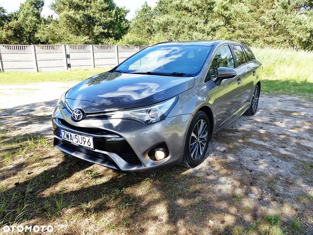 Toyota Avensis 2.0 D-4D Premium - 14