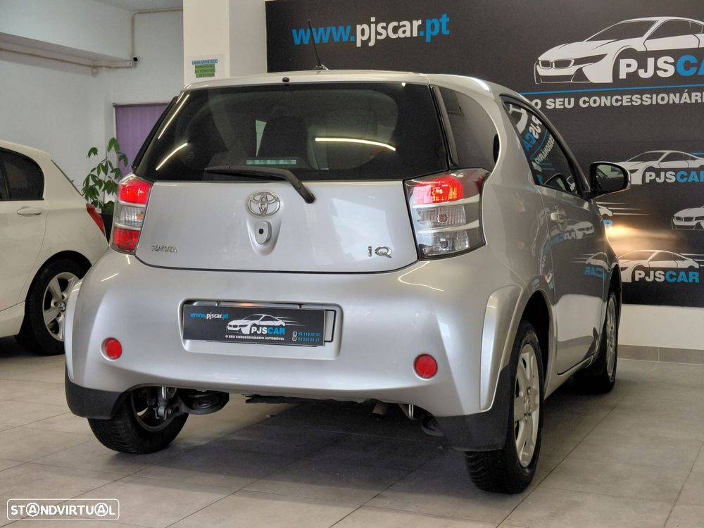 Toyota iQ 1.0 VVT-i - 8