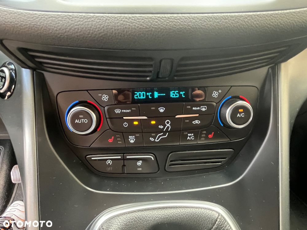 Ford Kuga 1.5 EcoBoost 2x4 Titanium - 22