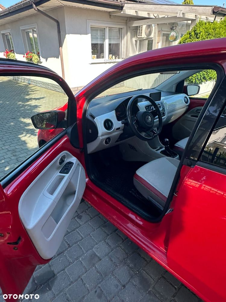 Volkswagen up! Active - 9