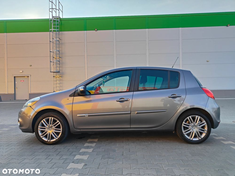 Renault Clio 1.2 16V 75 nightDay - 23
