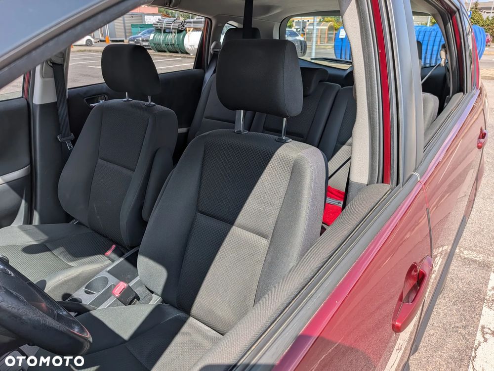 Toyota Corolla Verso 2.0 D-4D Sol 7os - 18