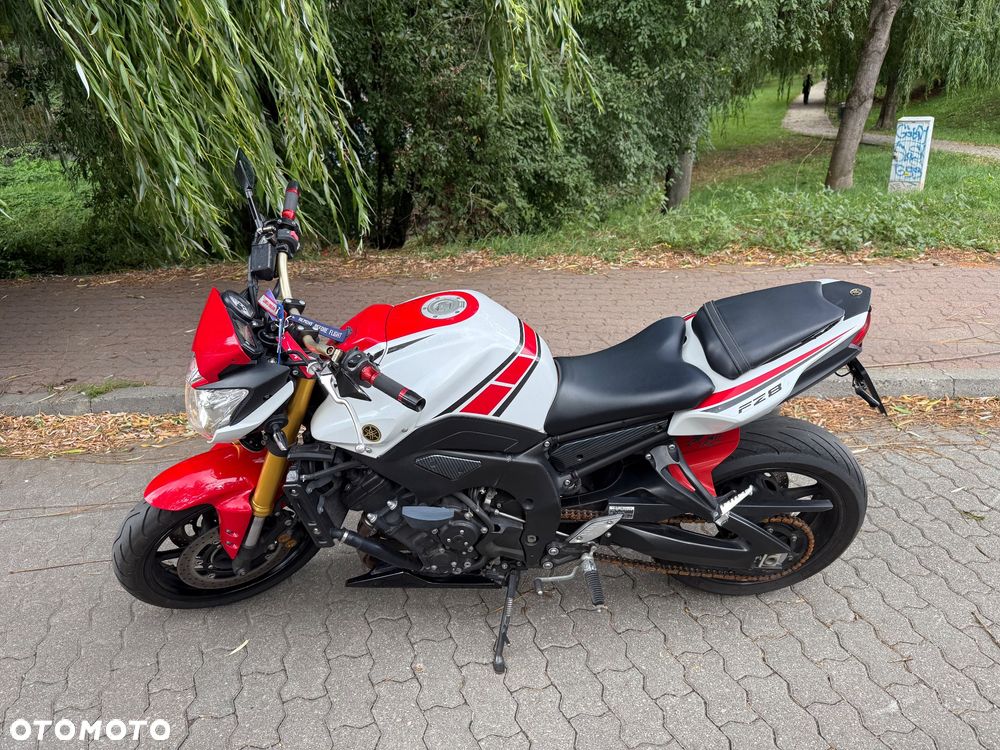 Yamaha FZ8 - 7