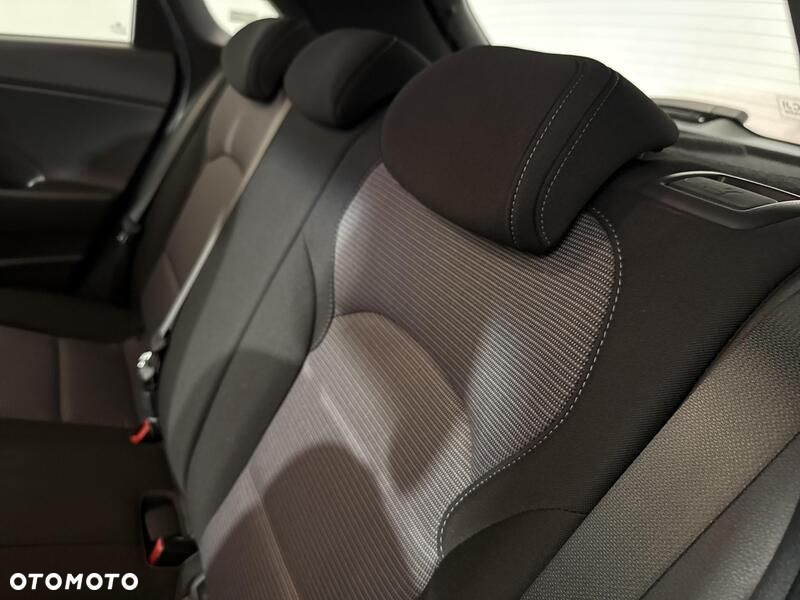 Hyundai i30 1.5 DPI Classic + - 19