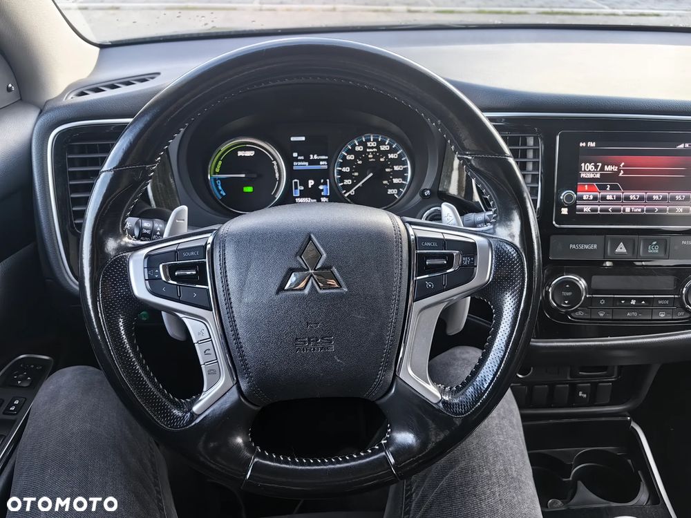 Mitsubishi Outlander - 9