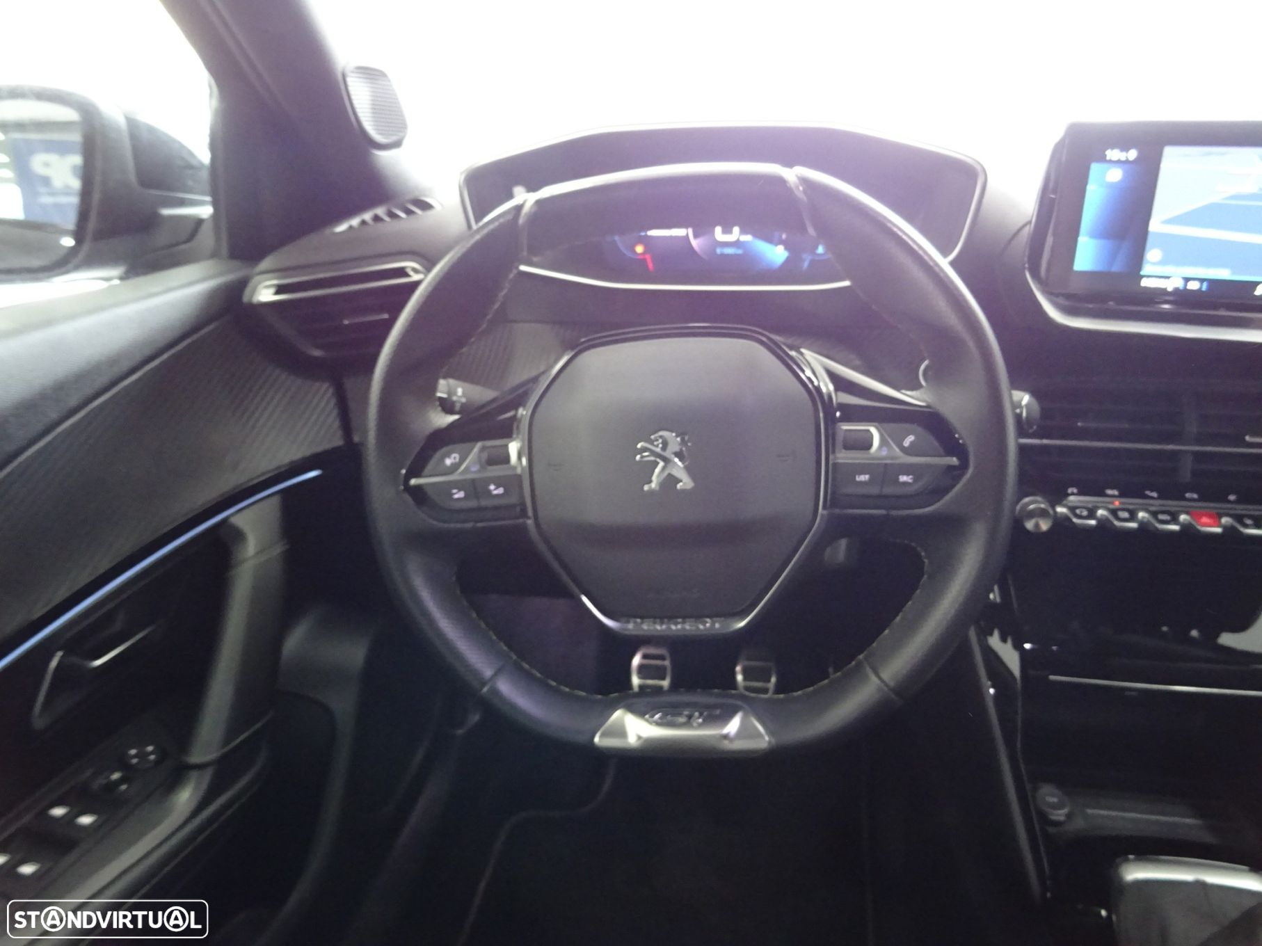 Peugeot 2008 1.2 PureTech GT - 8
