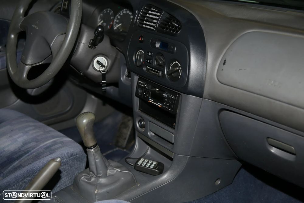 Mitsubishi Lancer 1.3 GLX JLL+AC+TA+ABS - 8