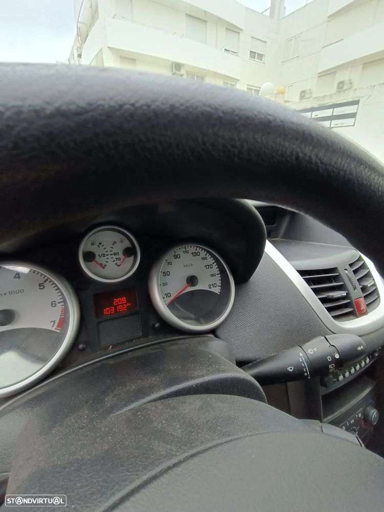 Peugeot 207 1.4 16V Active - 6