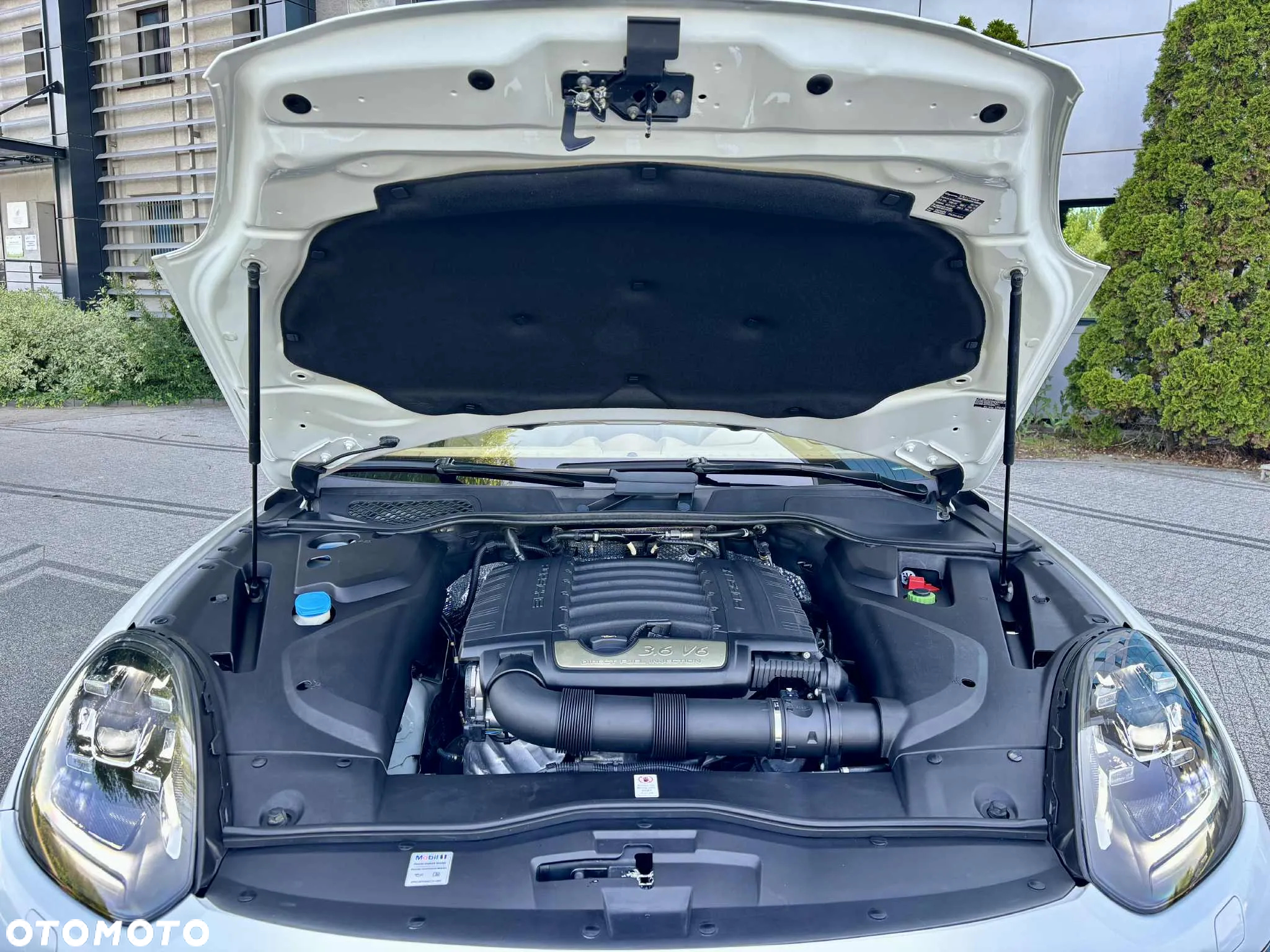 Porsche Cayenne Platinum Edition - 35
