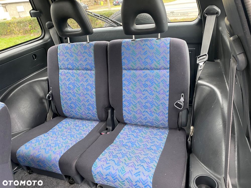 Toyota RAV4 - 24
