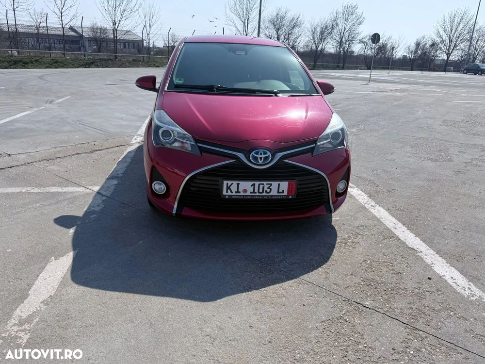 Toyota Yaris 1.5 VVT-i HSD Sol - 1