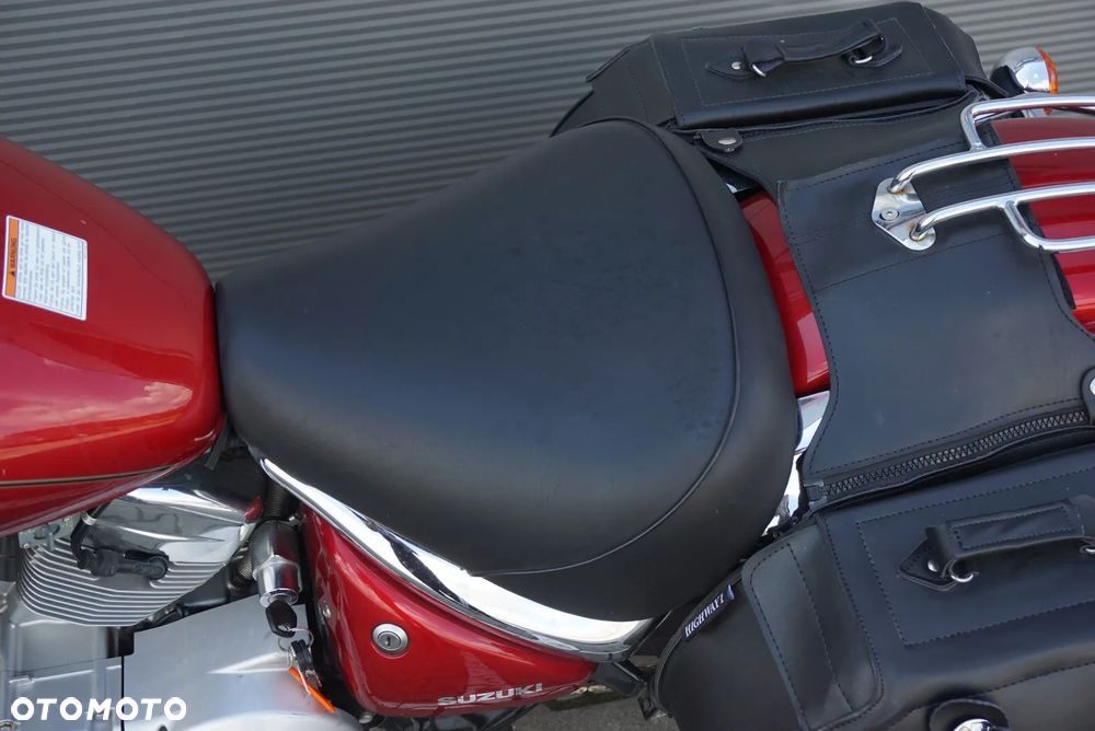 Suzuki Intruder - 14