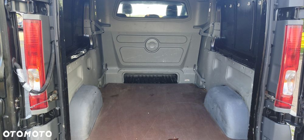 Opel Vivaro L2H1 2.9t - 12