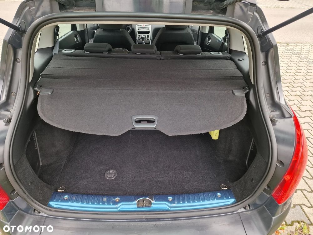 Peugeot 308 1.6 Trendy - 8