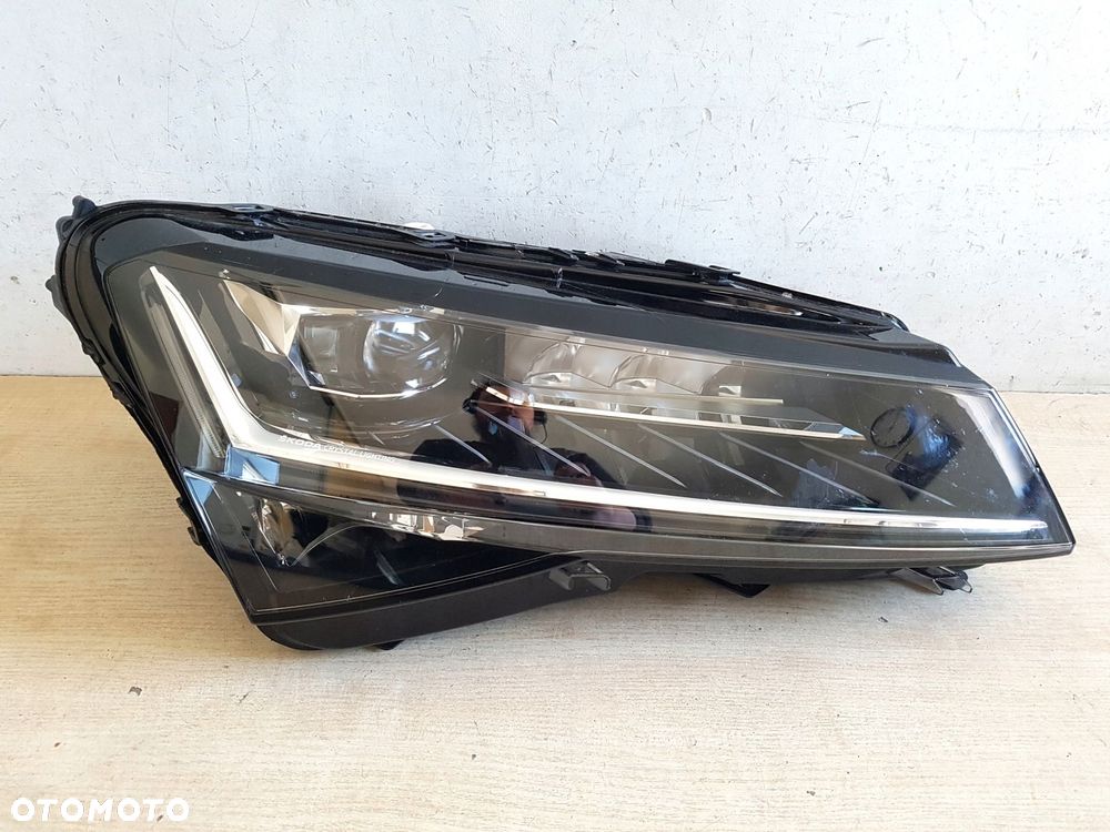 skoda superb iii 19^ prawy reflektor full led 3v1941016e ładny - 1