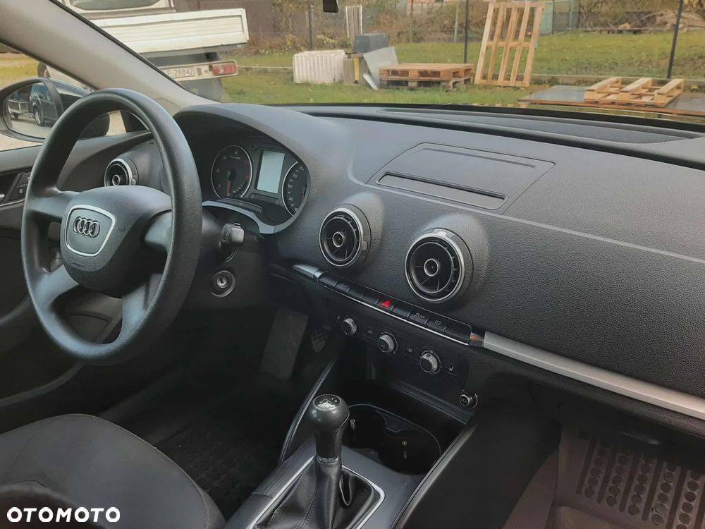 Audi A3 Sportback - 13