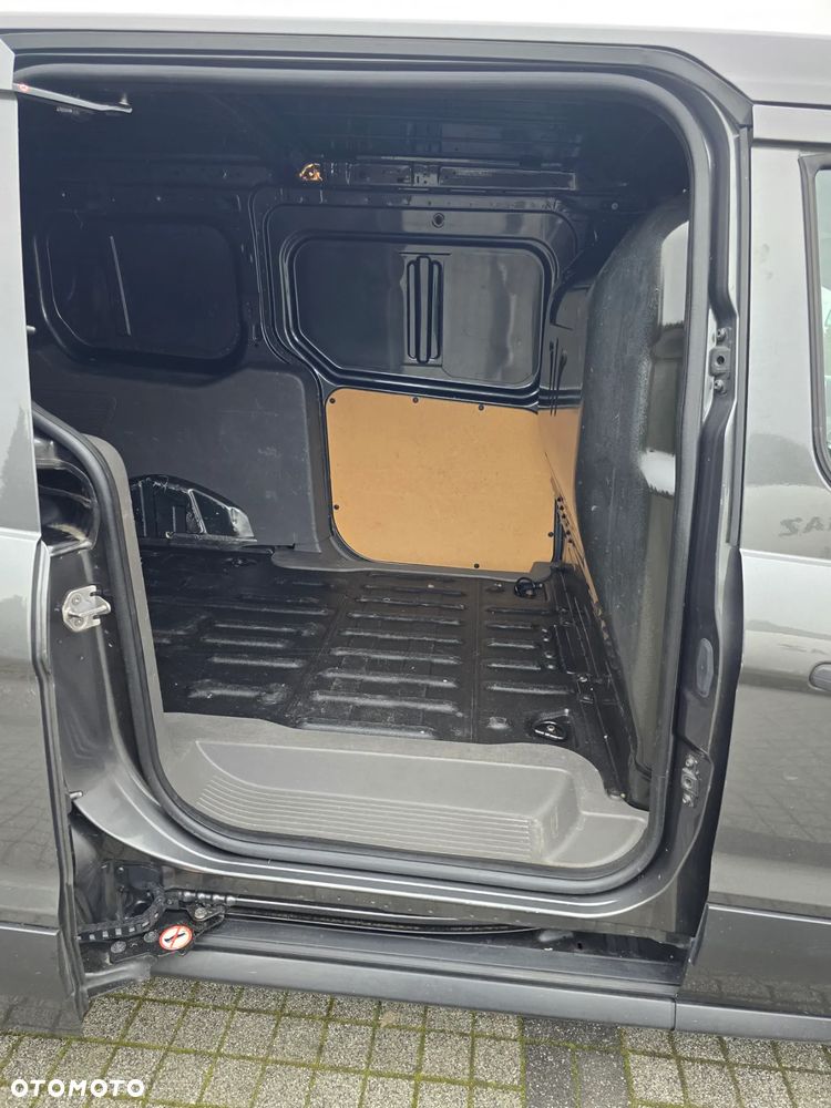 Ford Transit Connect - 18