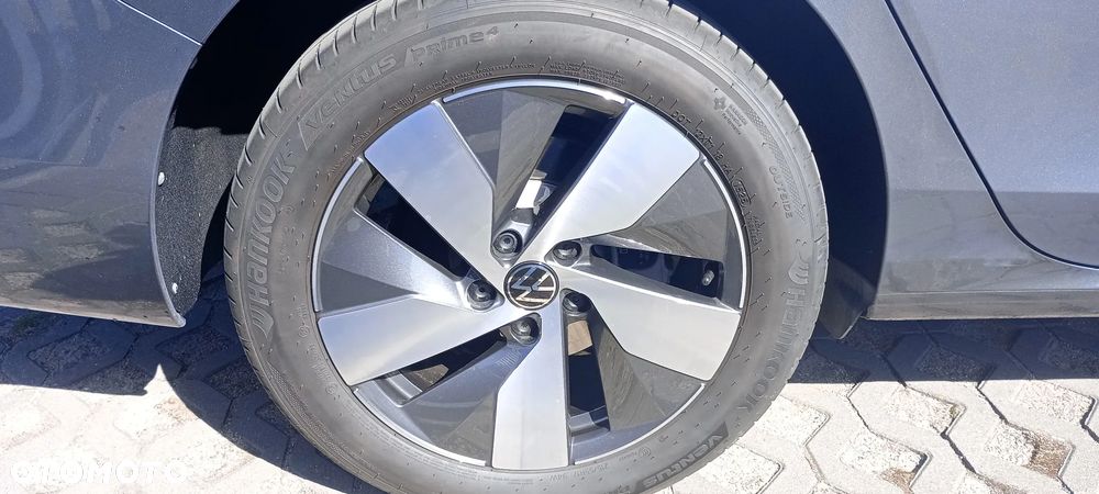 Volkswagen Passat - 24