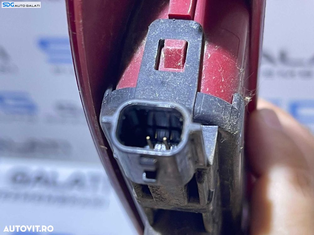 Lampa Tripla Stop Auxiliar Central Luneta Geam Sticla Hayon Haion Portbagaj Renault Clio 3 Break Grandtour 2005 - 2013 Cod 8200618714 - 9