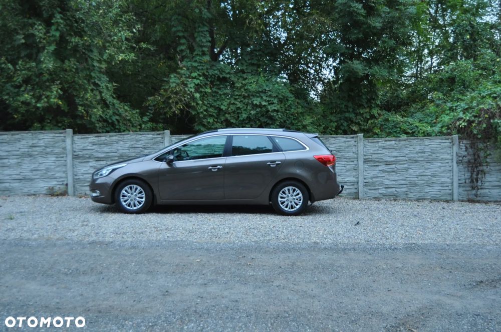Kia Ceed 1.6 GDI Dream Team Edition - 3